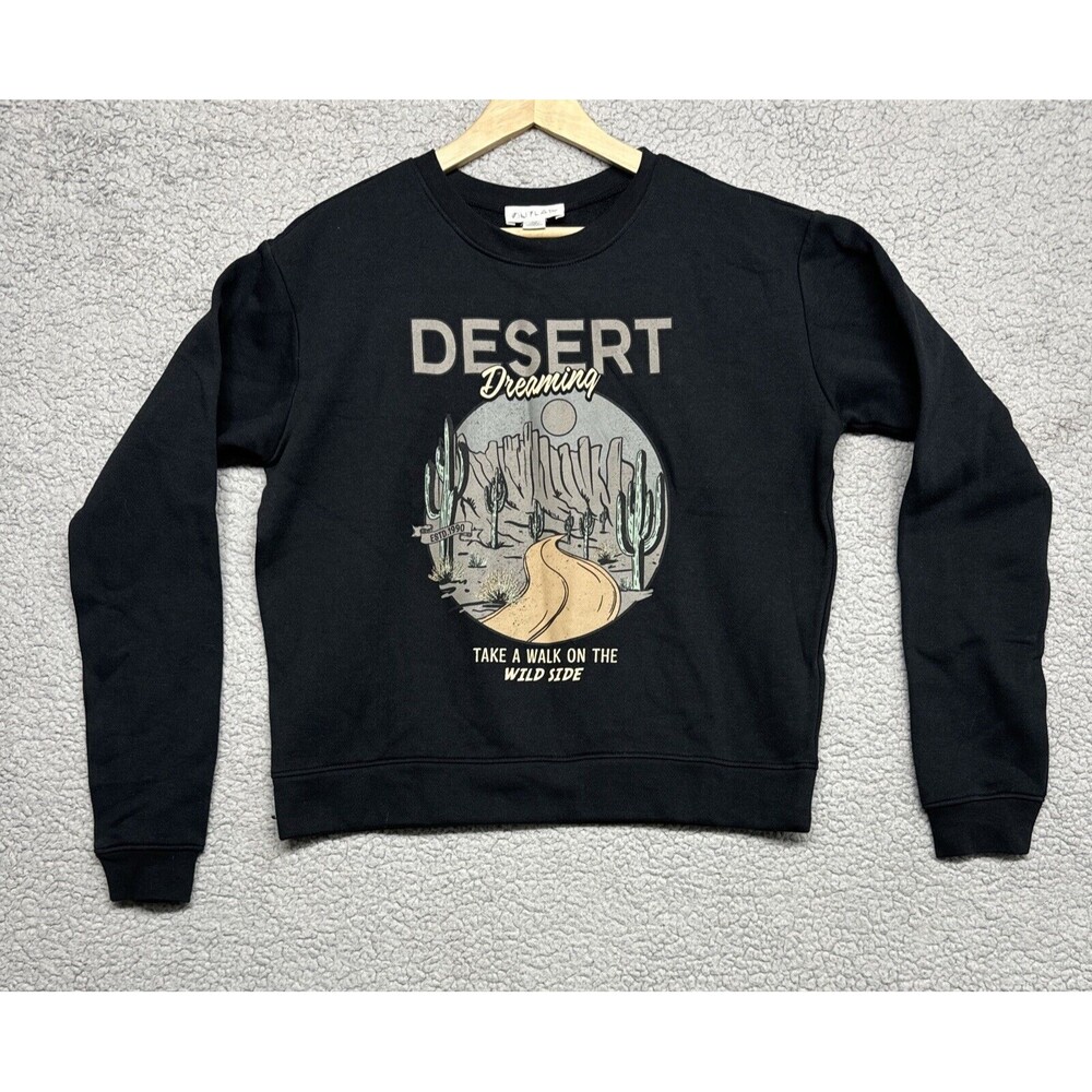 Black  Desert Dreaming Classic Fit Cozy Fleece Sweatshirt M Fall Comfy Outlaw